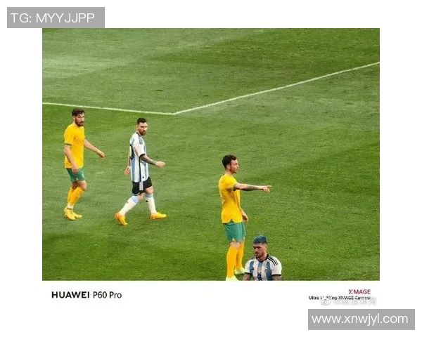 镜头捕捉：梅西赛场小动作引发热议