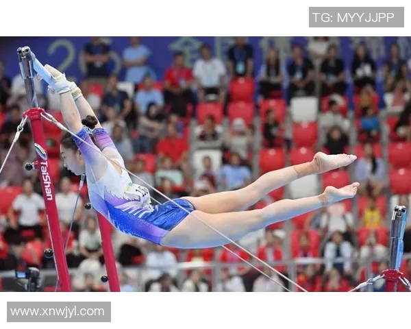 中国体操女队演练新难度动作，网友赞叹不已